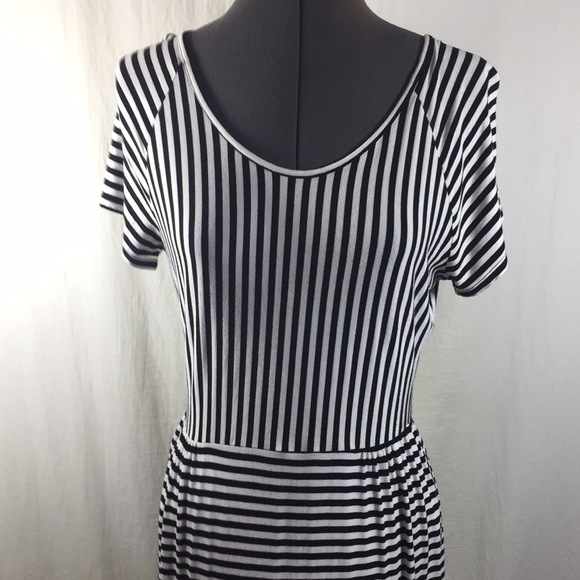 A.N.A. Black & White Striped Summer Dress Size M - Picture 2 of 7